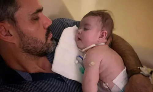 
				
					Juliano Cazarré emociona ao viver momento inédito com a filha: 'De barriga com barriga pela primeira vez'
				
				
