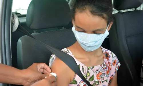 
				
					Por falta de doses, vacinação contra Covid-19 é suspensa em Salvador para crianças entre 5 e 11 anos
				
				