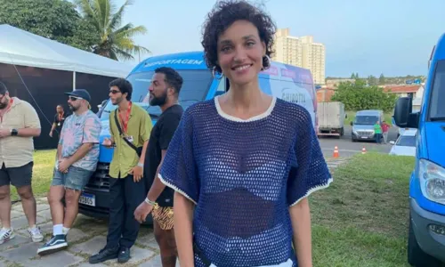 
				
					Débora Nascimento fala sobre 'energia' de Salvador elogia line-up do Festival de Verão: 'Incrível'
				
				