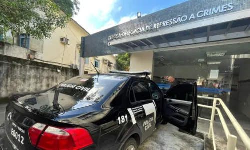 
				
					Garota de 3 anos é achada morta em casa e mãe é presa por abandono em Salvador
				
				
