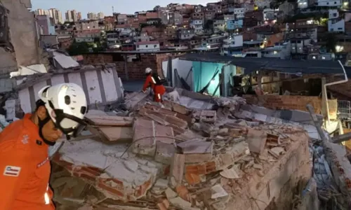 
				
					Prédio de três andares que desabou em Salvador estava com sobrecarga de peso, indica Defesa Civil
				
				
