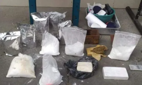 
				
					Laboratório clandestino para refino de drogas é desativado na Bahia
				
				
