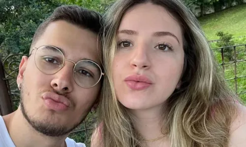 
				
					Após se afastar da música, irmão de Marília Mendonça anuncia noivado na web: 'Novo ciclo'
				
				