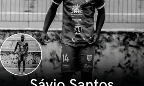 
				
					Jogador de futebol morre após bater motocicleta em caminhão na Bahia
				
				
