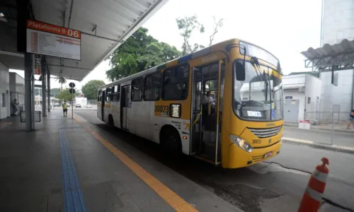 
				
					Linhas de ônibus são reforçadas e passam a operar até mais tarde aos domingos em Salvador
				
				