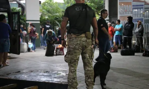
				
					Polícia Civil realiza operação de combate ao tráfico de drogas na Rodoviária de Salvador
				
				