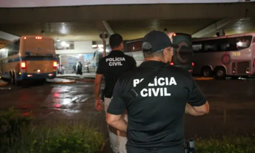 
				
					Polícia Civil realiza operação de combate ao tráfico de drogas na Rodoviária de Salvador
				
				