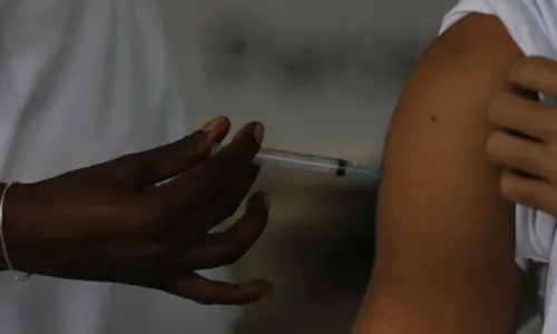
				
					Covid: aplicação da vacina bivalente deve começar em 27 de fevereiro
				
				