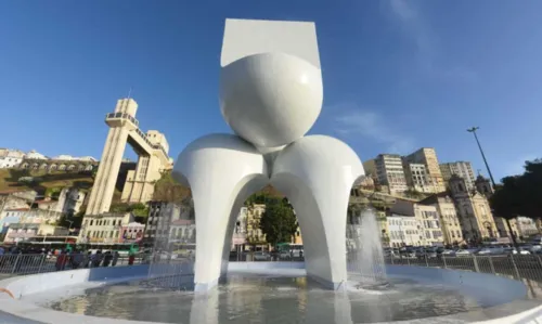 
				
					Monumento de Mário Cravo Júnior destruído por incêndio é reinaugurado em Salvador
				
				