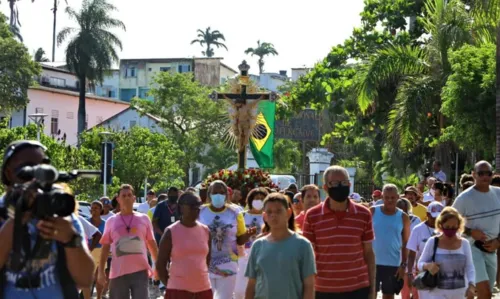 
				
					Em procissão marítima, imagem do Nosso Senhor do Bonfim segue para Basílica da Conceição da Praia
				
				