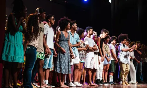 
				
					Teatroescola oferece cursos artísticos para jovens afrodescendentes e indígenas; saiba como se inscrever
				
				