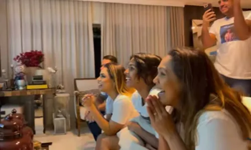 
				
					Lexa reúne família para assistir entrada de Guimê no BBB 23; assista
				
				