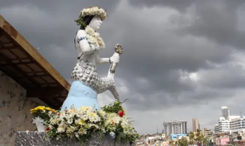 
				
					Fogos, homenagens e shows: veja programação da festa de Iemanjá em Lauro de Freitas
				
				