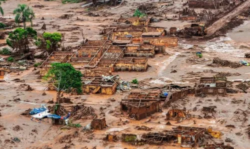 
				
					Brumadinho: Justiça aceita denúncia após federalização do caso
				
				