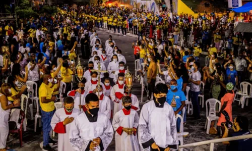 
				
					Candeias celebra padroeira da cidade com procissão e novenário; veja programação
				
				