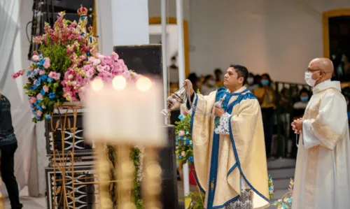 
				
					Candeias celebra padroeira da cidade com procissão e novenário; veja programação
				
				