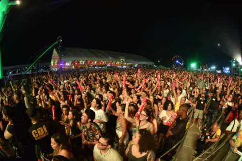 
				
					Confira galeria de fotos do primeiro dia do Festival de Verão 2023
				
				