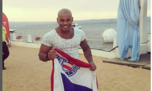 
				
					Cezar Black do 'BBB 23', é torcedor 'doente' do Bahia e já morou no mesmo prédio de Daniel Alves
				
				