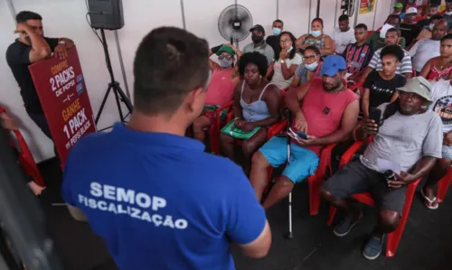 
				
					Após confusão, filas e protesto, credenciamento de ambulantes para festa de Iemanjá tem mais de 600 licenças liberadas
				
				