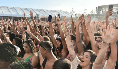 
				
					Confira galeria de fotos do primeiro dia do Festival de Verão 2023
				
				