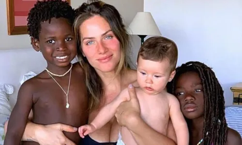 
				
					Giovanna Ewbank se emociona ao falar sobre diagnóstico de síndrome em Bless: 'Culpa absurda'
				
				