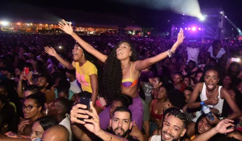 
				
					Confira galeria de fotos do primeiro dia do Festival de Verão 2023
				
				