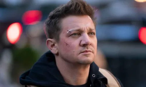 
				
					Jeremy Renner, o Gavião Arqueiro, passa por duas cirurgias após grave acidente na neve
				
				