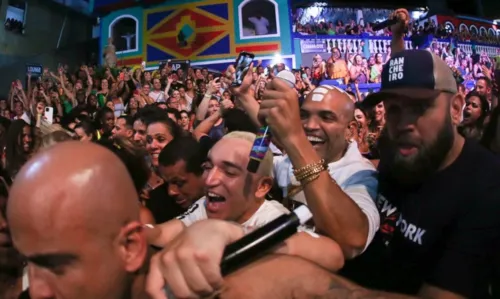 
				
					João Gomes na 'pipoca', Vina Calmon no palco e estrelas na plateia: veja como foi o 1º ensaio da Timbalada em 2023
				
				