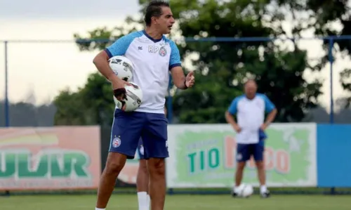 
				
					Com caras novas, Bahia inicia temporada com Juazeirense; confira provável escalação
				
				