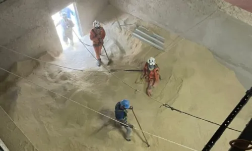 
				
					Homem morre soterrado em silo de soja no interior da Bahia
				
				