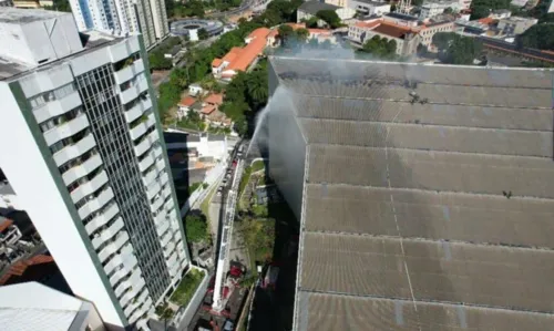 
				
					Vistoria identifica local onde fogo começou no TCA; vídeo mostra interior após incêndio
				
				