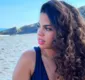 
                  Filha de Carlinhos Brown esbanja beleza em praia: 'Uma escultura'