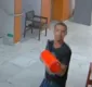 
                  PF prende homem filmado ao destruir relógio no Palácio do Planalto