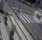
                  Vídeo: idosa é atropelada por motocicleta ao atravessar pista em Feira de Santana