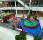 
                  Shopping tem programação de férias com piscina com mais de 300 mil bolinhas em Salvador