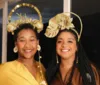 Artesãs ensinam passo a passo para a produção de tiaras carnavalescas