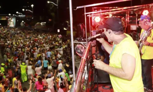 
				
					Filhos de Osmar Macêdo celebram centenário do pai no Carnaval de Salvador
				
				
