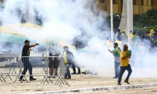 
				
					Alexandre de Moraes decide soltar mais 137 presos por atos golpistas
				
				
