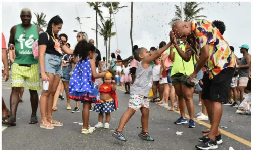 
				
					Fuzuê atrai casais e famílias que buscam opções mais tranquilas no carnaval de Salvador
				
				