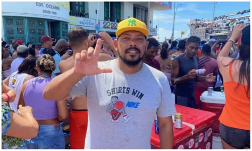 
				
					Bell Marques dá início ao arrastão e foliões se despendem do Carnaval de Salvador
				
				