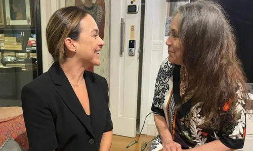 
				
					Gabriela e Regina Duarte posam juntas e atriz afasta rumores de rompimento: 'Cada um cuide do seu CPF'
				
				