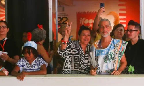 
				
					Fotos: Famosos marcam presença na abertura do carnaval de Salvador
				
				