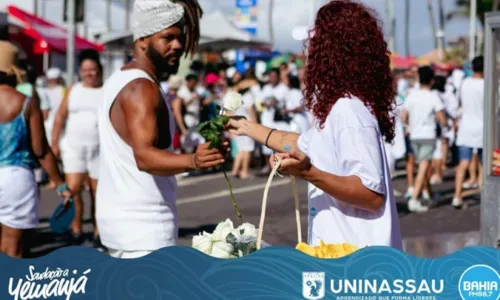 
				
					Uninassau faz ação de entrega de flores durante festa de Iemanjá; veja fotos
				
				