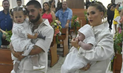 
				
					Virgínia e Zé Felipe batizam filhas em Goiânia; veja fotos
				
				