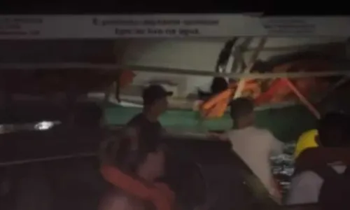 
				
					Passageiro de balsa fica ferido após choque de embarcações no extremo sul da Bahia
				
				