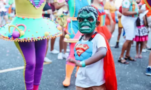 
				
					Bailinho de carnaval com show e all inclusive de brinquedos reúne criançada em shopping de Salvador
				
				