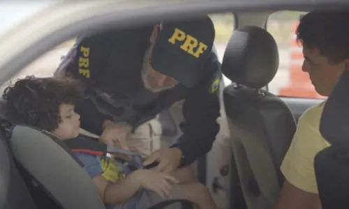 
				
					Cerca de 2 mil motoristas foram multados por transportarem crianças sem 'cadeirinha' nas rodovias federais da Bahia
				
				