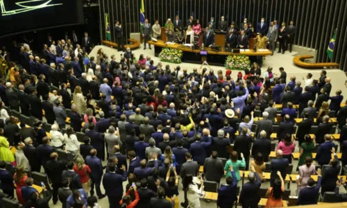 
				
					Três parlamentares disputam a presidência da Câmara dos Deputados
				
				
