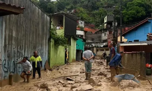 
				
					Número de mortos nas chuvas de São Paulo sobe para 46
				
				