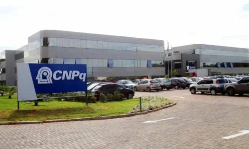 
				
					CNPq regulariza pagamento de bolsas de pós-graduação
				
				